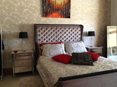 Must Love Dogs B&B And Self-Contained Cottage - C Tourism 6
