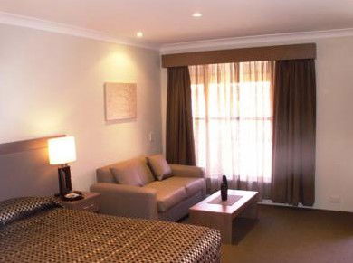 Parkes Int Motor Inn - C Tourism 4
