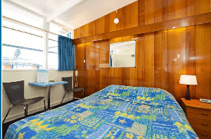 Riverfront Motel  Villas - C Tourism