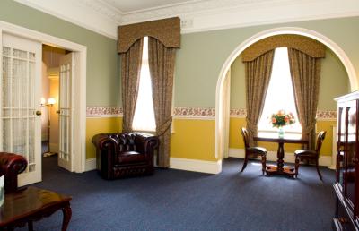 Hadley's Orient Hotel - C Tourism 2