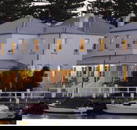 Oscars Waterfront Boutique Hotel - C Tourism