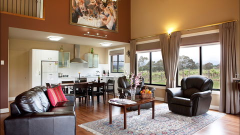 Barossa Shiraz Estate - C Tourism 0