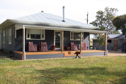 Rabbiter's Hut - C Tourism 1