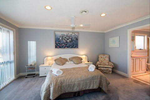 Ocean Manor Bed And Breakfast - C Tourism 4