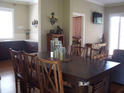 White Cedars Cottage - C Tourism 1