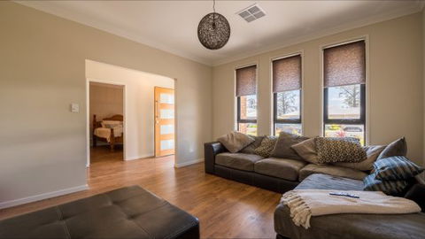Barossa Family Holiday Home - C Tourism 4