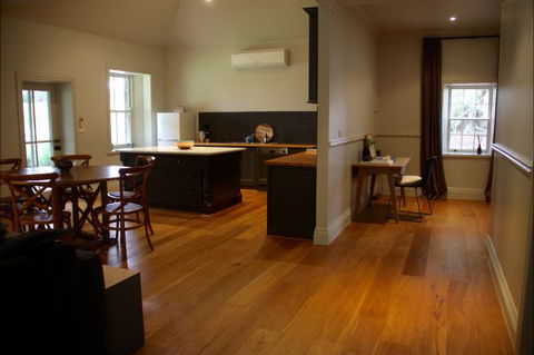 Barunah Plains Station - Cool Cottage - C Tourism 5