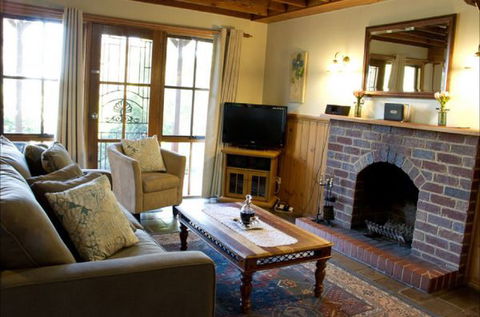 Beechworth Camellia Cottage - C Tourism 2