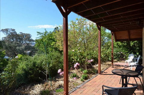 Beechworth Camellia Cottage - C Tourism 1