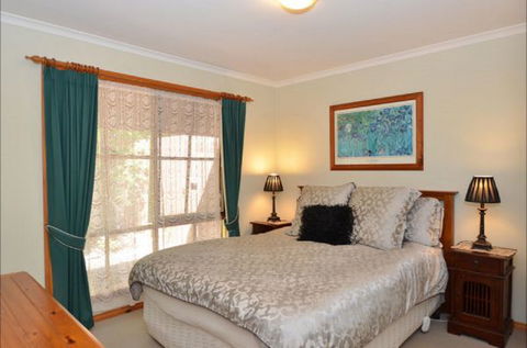 Beechworth Camellia Cottage - C Tourism 4