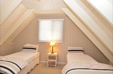 Beechworth Camellia Cottage - C Tourism 5