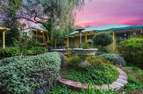 Bendigo Cottages Bed And Breakfast - C Tourism 0