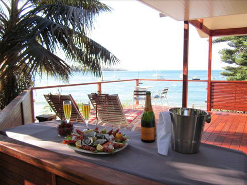 Bundeena Beach Hut - C Tourism 0