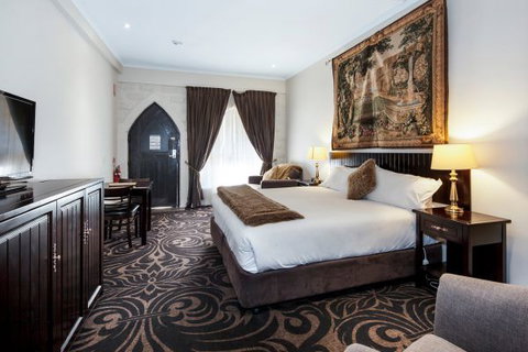 Castle Suites - Kryal Castle - C Tourism 0