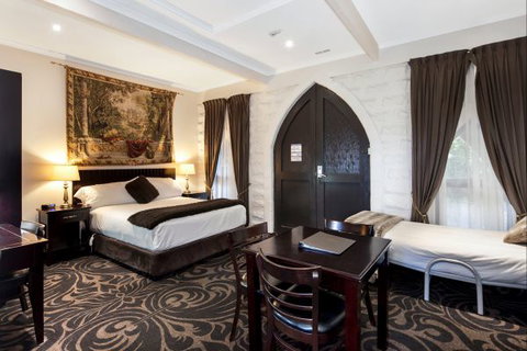 Castle Suites - Kryal Castle - C Tourism 9