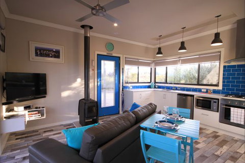 Coorong Cabins - C Tourism 4