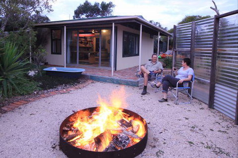 Coorong Cabins - C Tourism 6