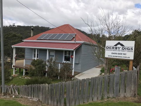 Derby Digs Cottage - C Tourism 0