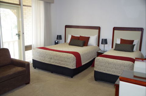 Ensenada Motor Inn And Suites - C Tourism 3