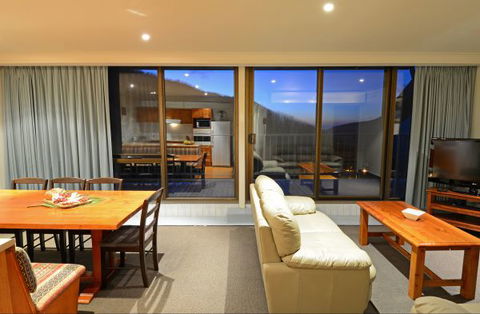 Falls Creek Country Club - C Tourism 6