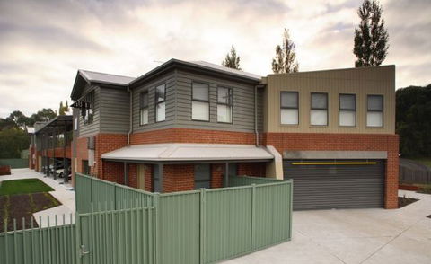 FedUni Living - C Tourism 0