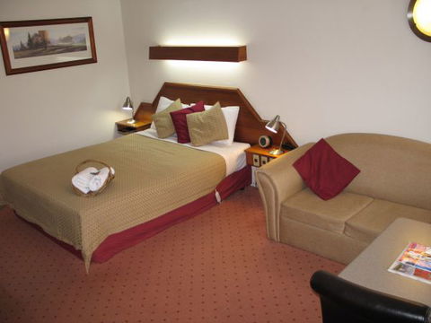 Golden Chain Wine Village Motor Inn - C Tourism 6