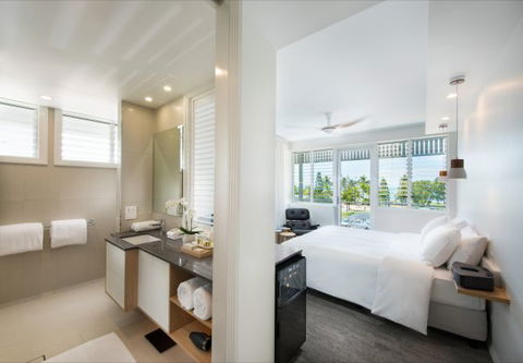 Heart Hotel And Gallery Whitsundays - C Tourism 5