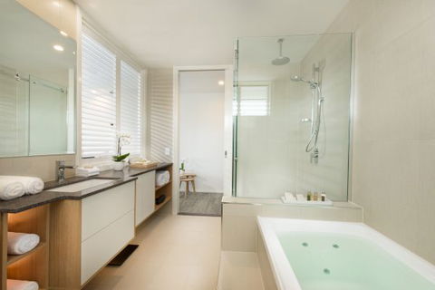 Heart Hotel And Gallery Whitsundays - C Tourism 6