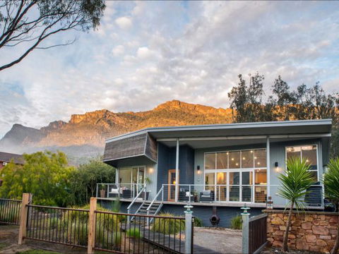 Icon Central Halls Gap - C Tourism 0