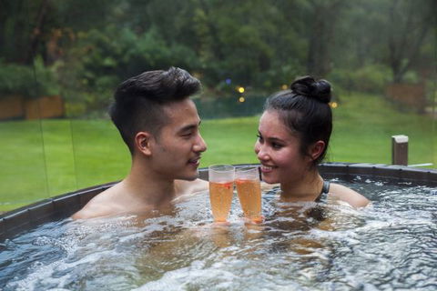 Japanese Mountain Retreat Mineral Springs & Spa - C Tourism 3