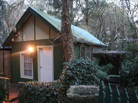 Lotus Lodges: Hush Cottage & Charmed Cabin - C Tourism 0