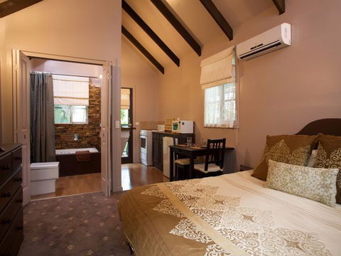 Lotus Lodges: Hush Cottage & Charmed Cabin - C Tourism 6