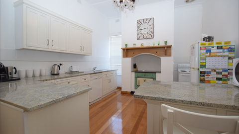 The Provincial Bed & Breakfast - C Tourism 0