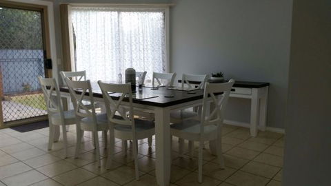 Numurkah Self Contained Apartments - C Tourism 6