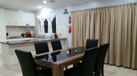 Numurkah Apartments - The Miekleljohn - C Tourism 1
