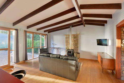 Ridgetop Hideaway - C Tourism 0