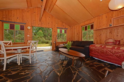 Saintys Creek Cottage - C Tourism 3