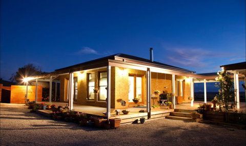 Sanctuary@Waratah - C Tourism 0