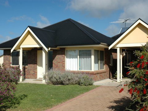 Seashells Apartments Unit 2 - C Tourism 3