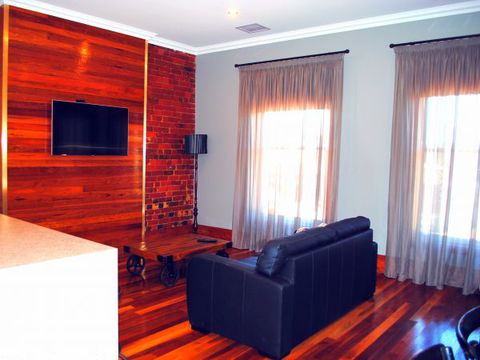 Sublime Spa Apartments On Murphy - C Tourism 2