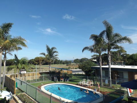 Surfside Holiday Apartments - C Tourism 1