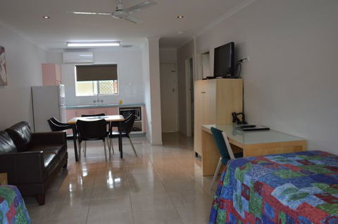 The Rover Holiday Units/Motel - C Tourism 1