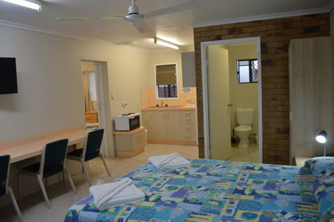 The Rover Holiday Units/Motel - C Tourism 7