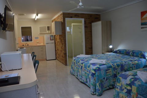 The Rover Holiday Units/Motel - C Tourism 9