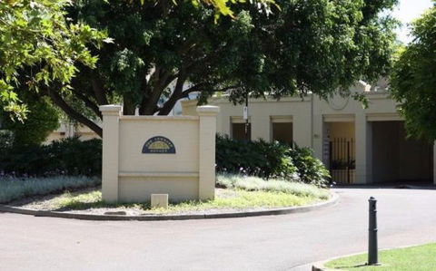 The Lombard Estate Sydney - C Tourism 0