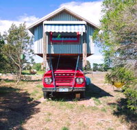 Torquay Farmstay  Blue Studio Truck - C Tourism