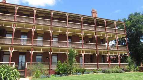 Yarra House - C Tourism 0
