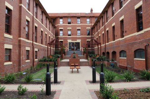 Yarra House - C Tourism 9