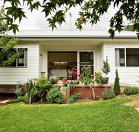 Young Garden Retreat - C Tourism