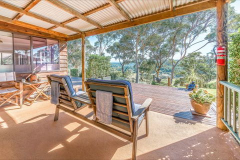 Coach House Hill Cottage - C Tourism 6